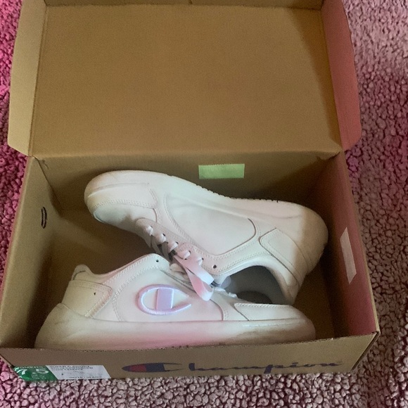 Champion sneakers - Picture 1 of 8